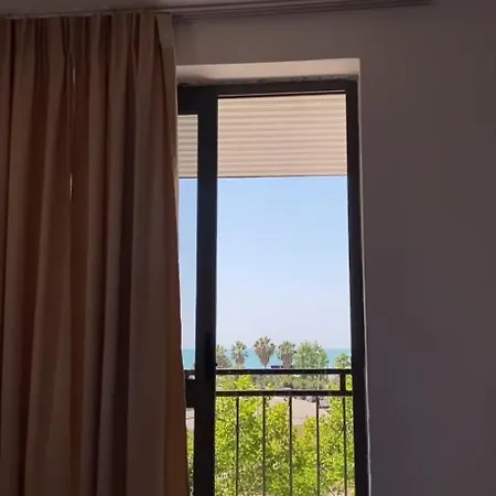 Aparthotel Megan's Garden Golem (Tirana)